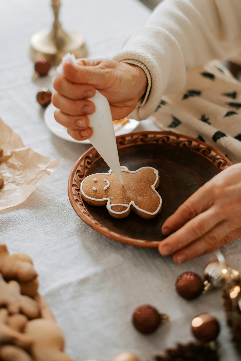 Spiced Gingerbread 21 oz scented candle